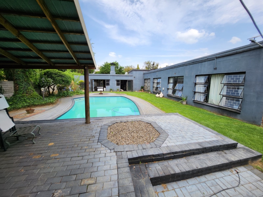 5 Bedroom Property for Sale in Vanderbijlpark Sw 2 Gauteng