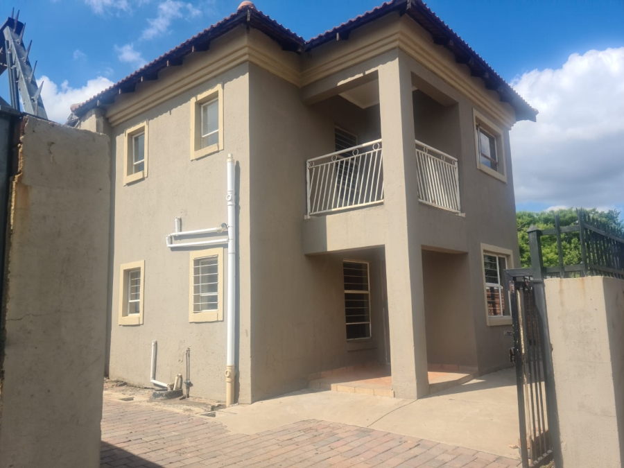 6 Bedroom Property for Sale in Eersterust Gauteng