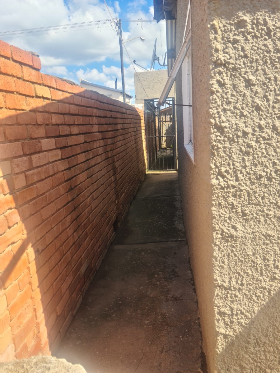 6 Bedroom Property for Sale in Eersterust Gauteng