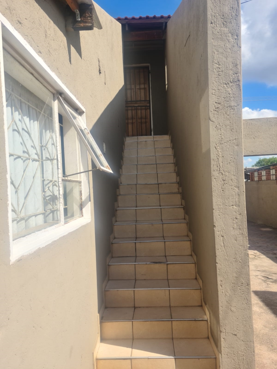 6 Bedroom Property for Sale in Eersterust Gauteng