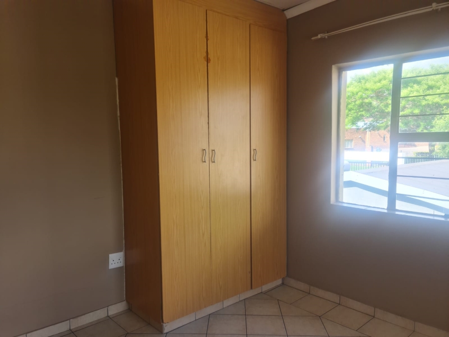 6 Bedroom Property for Sale in Eersterust Gauteng