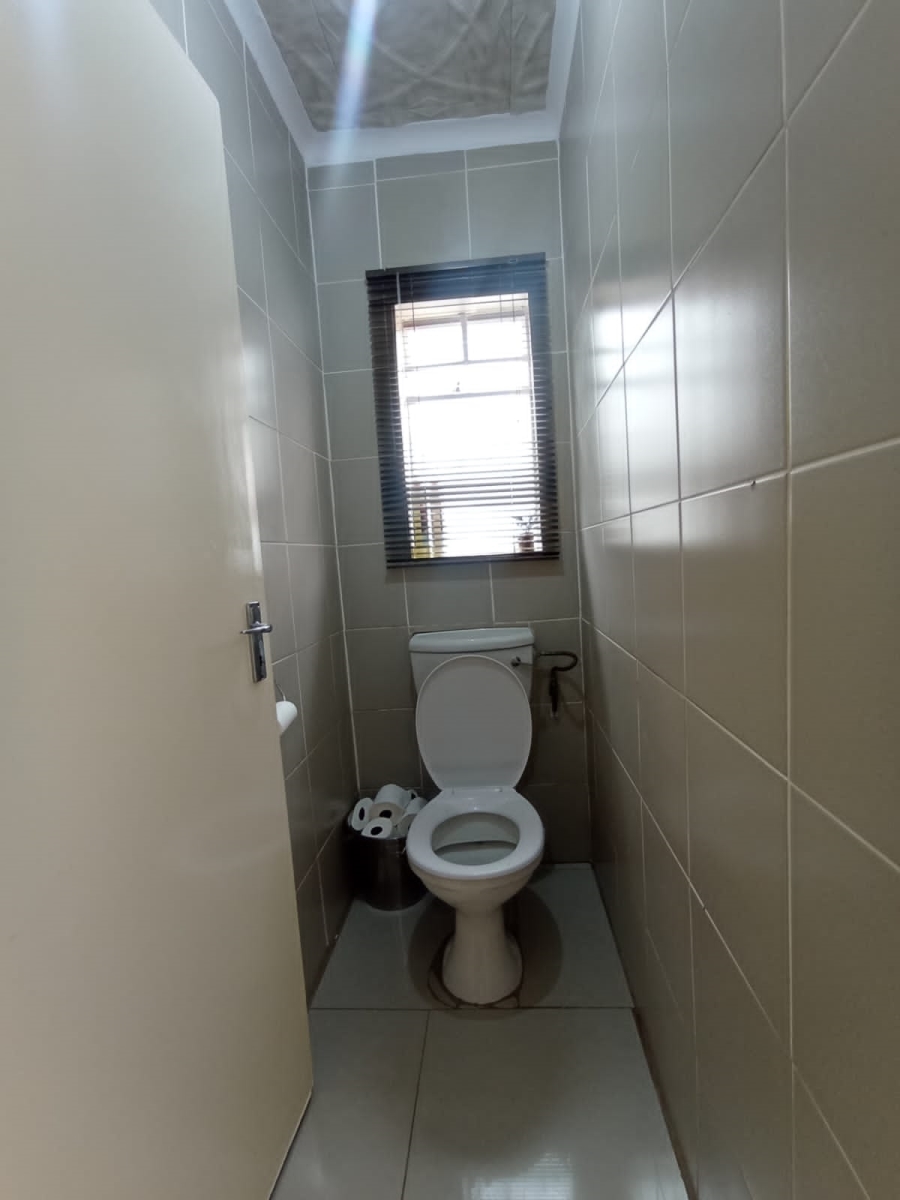 3 Bedroom Property for Sale in Rosslyn Gauteng