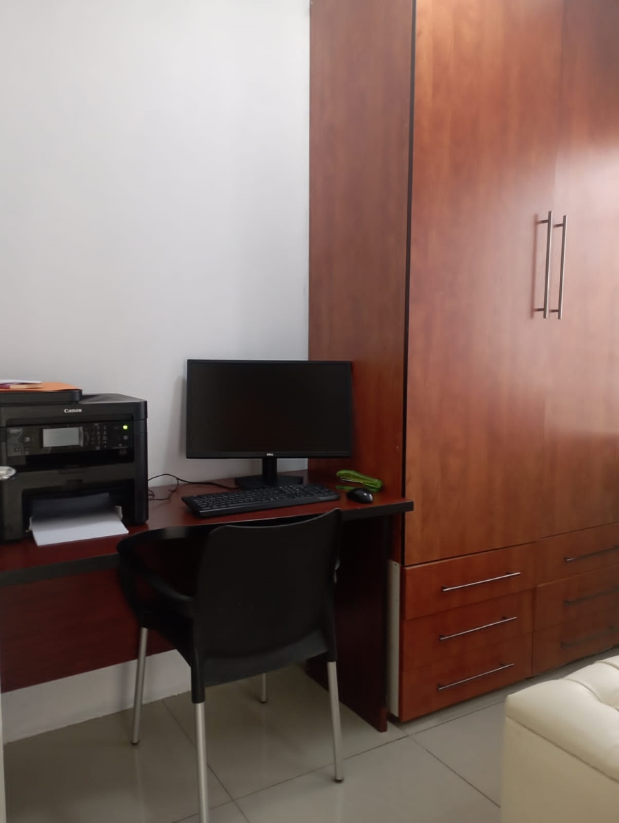 3 Bedroom Property for Sale in Rosslyn Gauteng