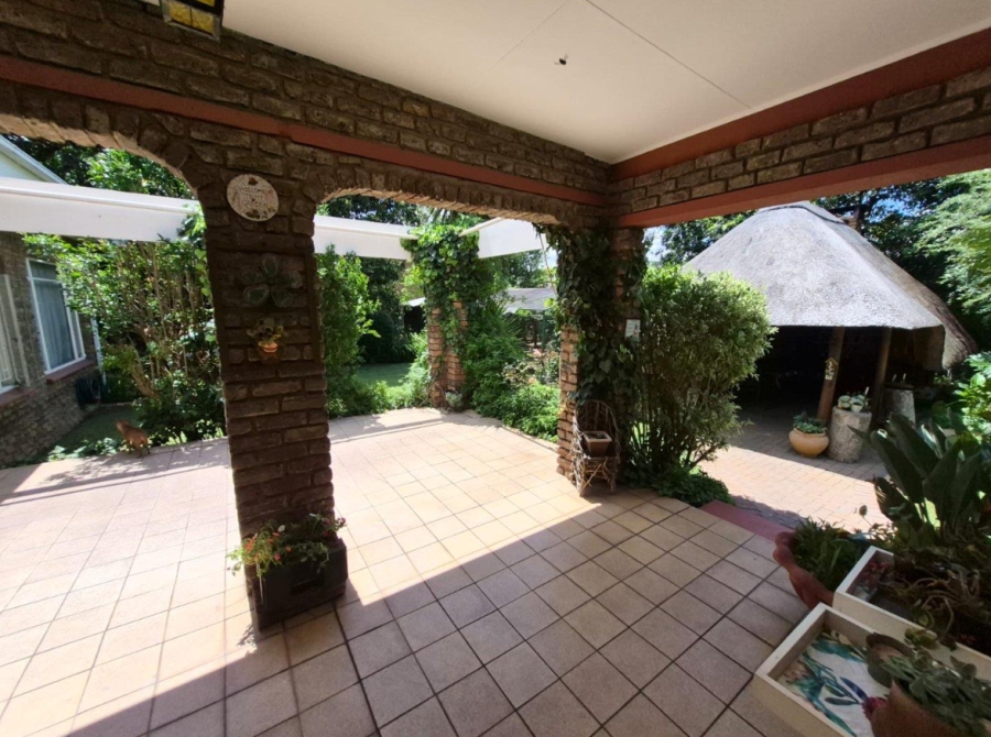 4 Bedroom Property for Sale in Flora Gardens Gauteng