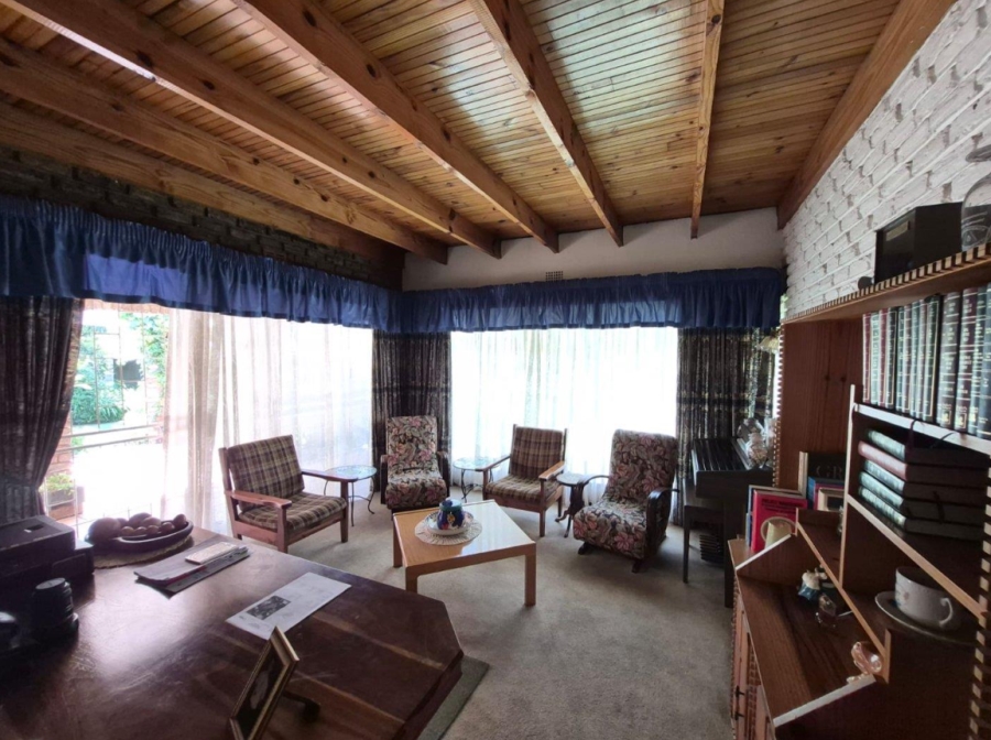 4 Bedroom Property for Sale in Flora Gardens Gauteng