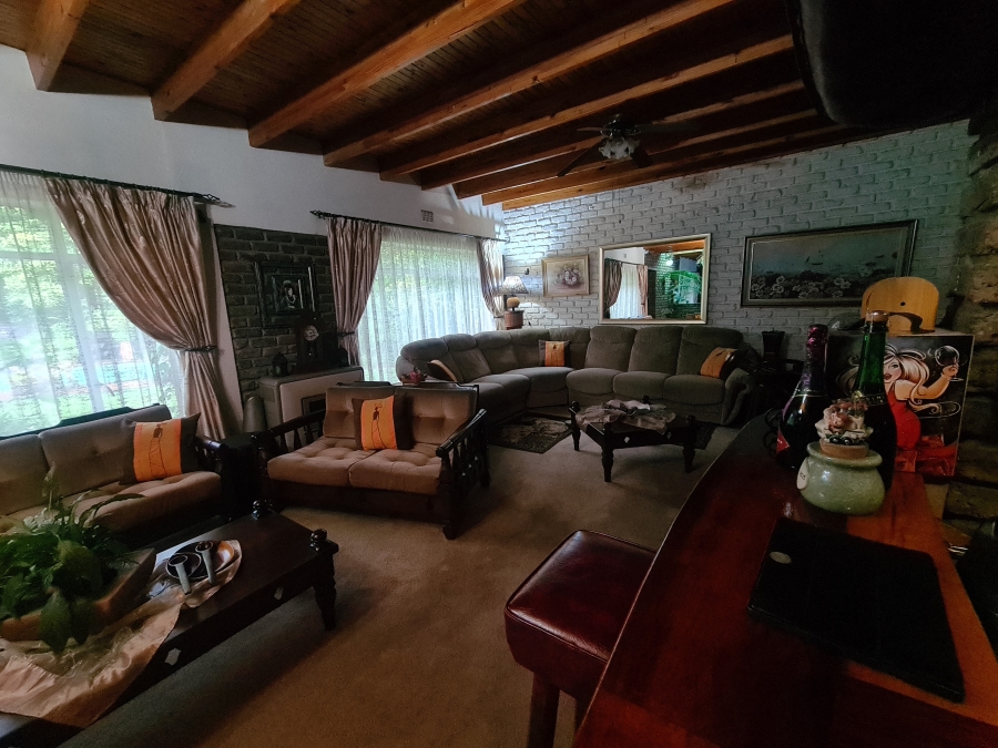 4 Bedroom Property for Sale in Flora Gardens Gauteng