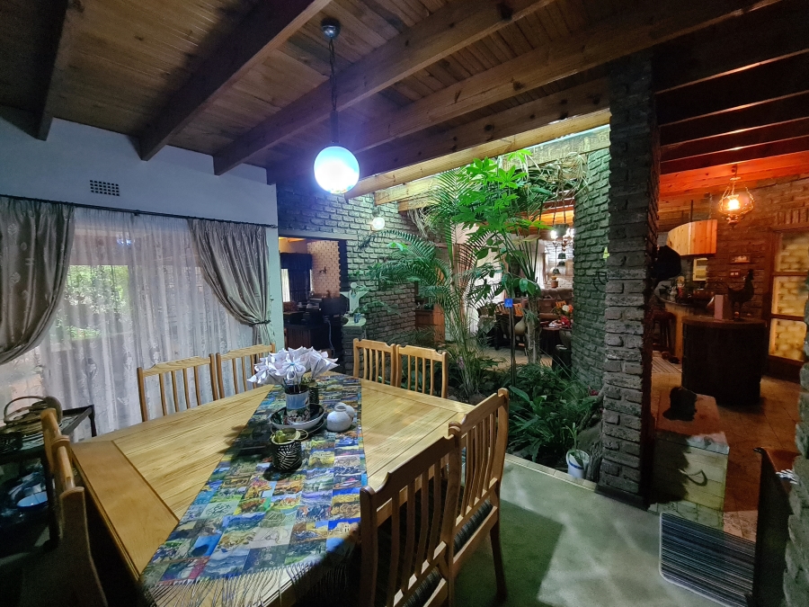 4 Bedroom Property for Sale in Flora Gardens Gauteng