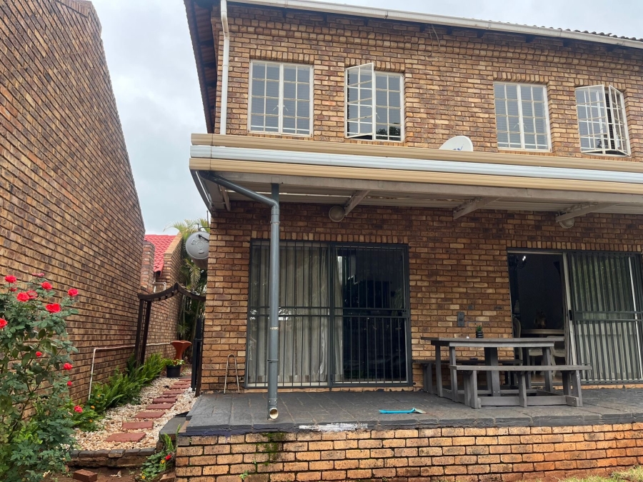3 Bedroom Property for Sale in Theresa Park Gauteng