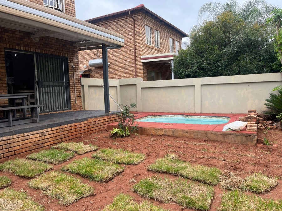 3 Bedroom Property for Sale in Theresa Park Gauteng