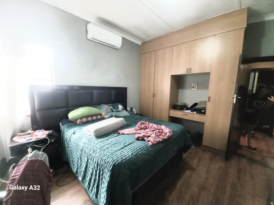 3 Bedroom Property for Sale in Mountain View Gauteng