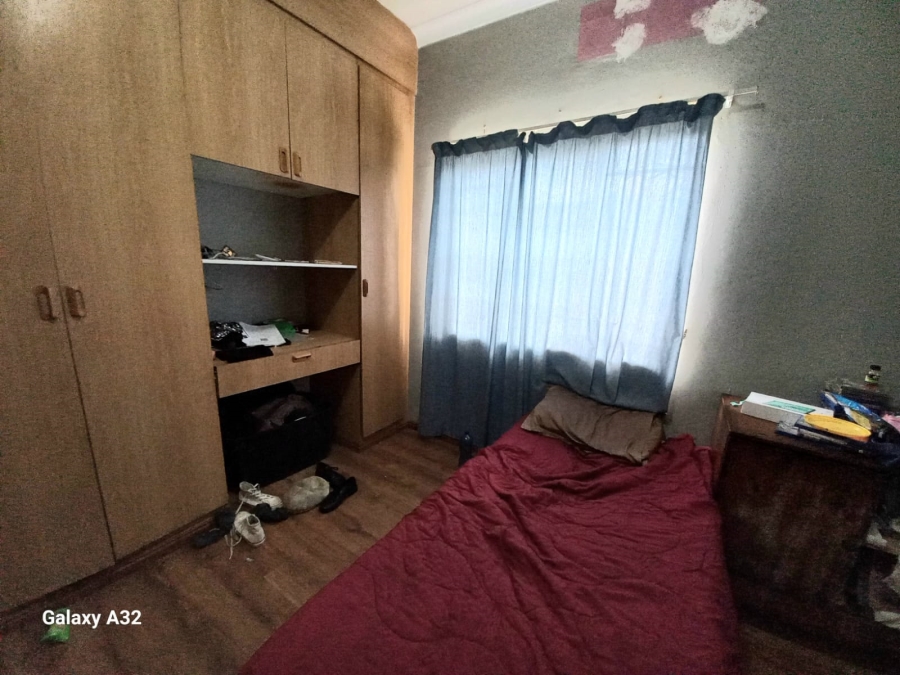 3 Bedroom Property for Sale in Mountain View Gauteng