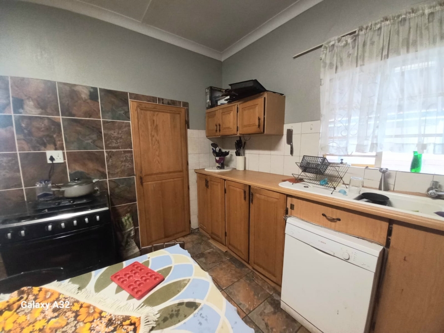 3 Bedroom Property for Sale in Mountain View Gauteng