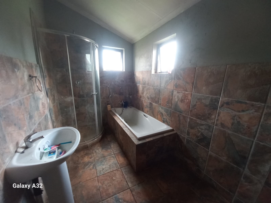 3 Bedroom Property for Sale in Mountain View Gauteng