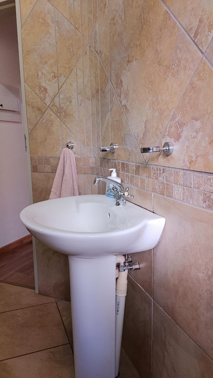 4 Bedroom Property for Sale in Rooihuiskraal Gauteng