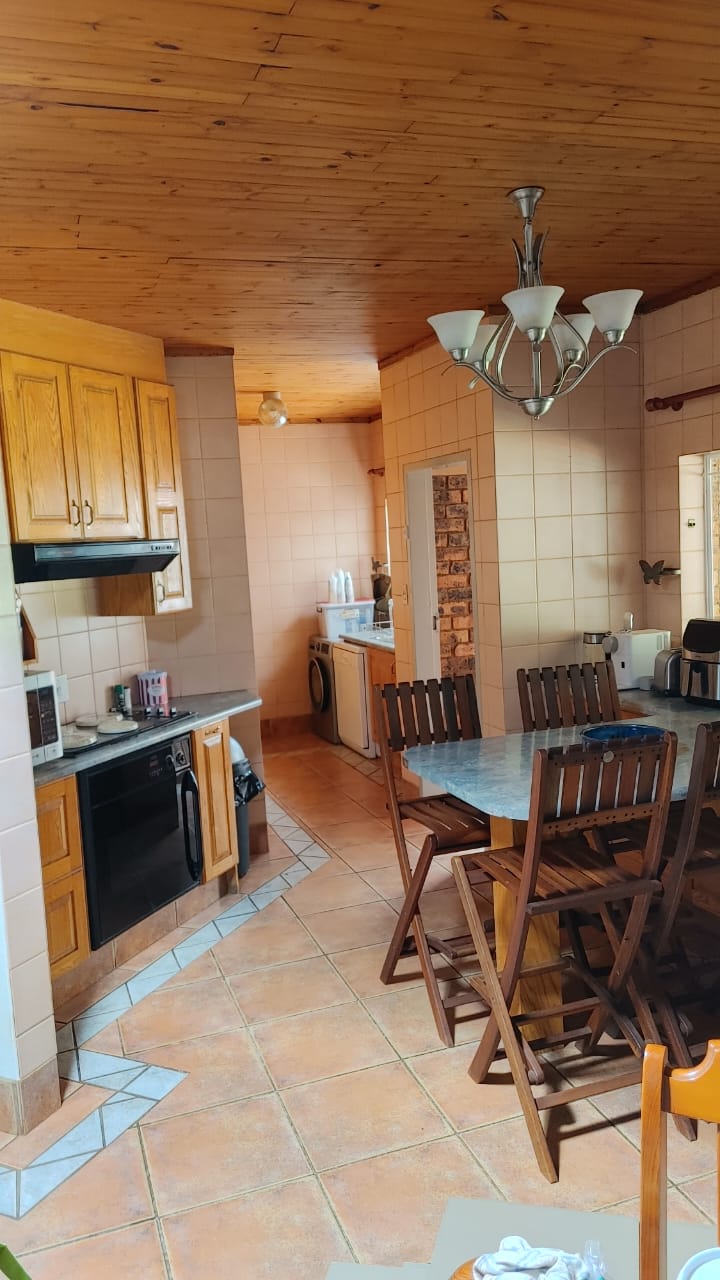 4 Bedroom Property for Sale in Rooihuiskraal Gauteng