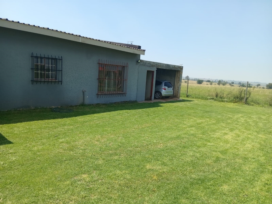 5 Bedroom Property for Sale in Helderstrome AH Gauteng