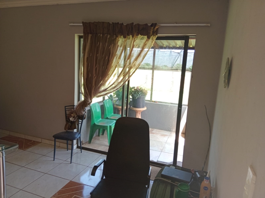5 Bedroom Property for Sale in Helderstrome AH Gauteng