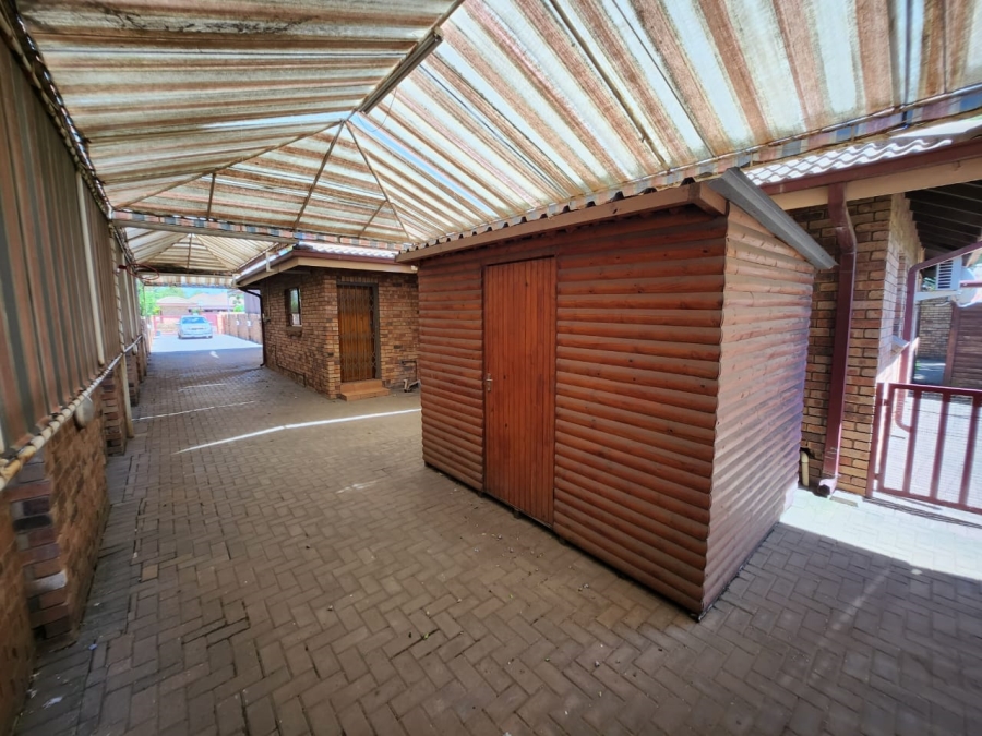 3 Bedroom Property for Sale in Vanderbijlpark SW 5 Gauteng