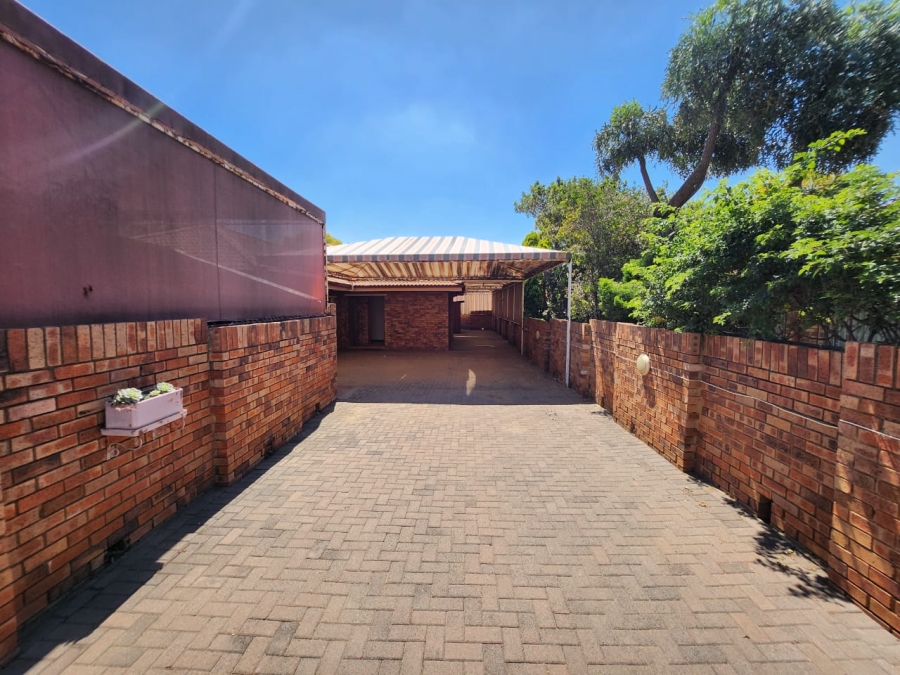 3 Bedroom Property for Sale in Vanderbijlpark SW 5 Gauteng