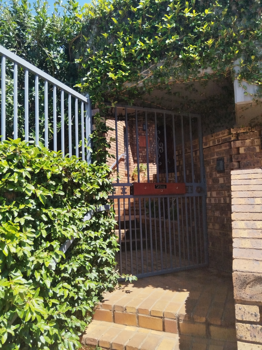 4 Bedroom Property for Sale in Magalieskruin Gauteng