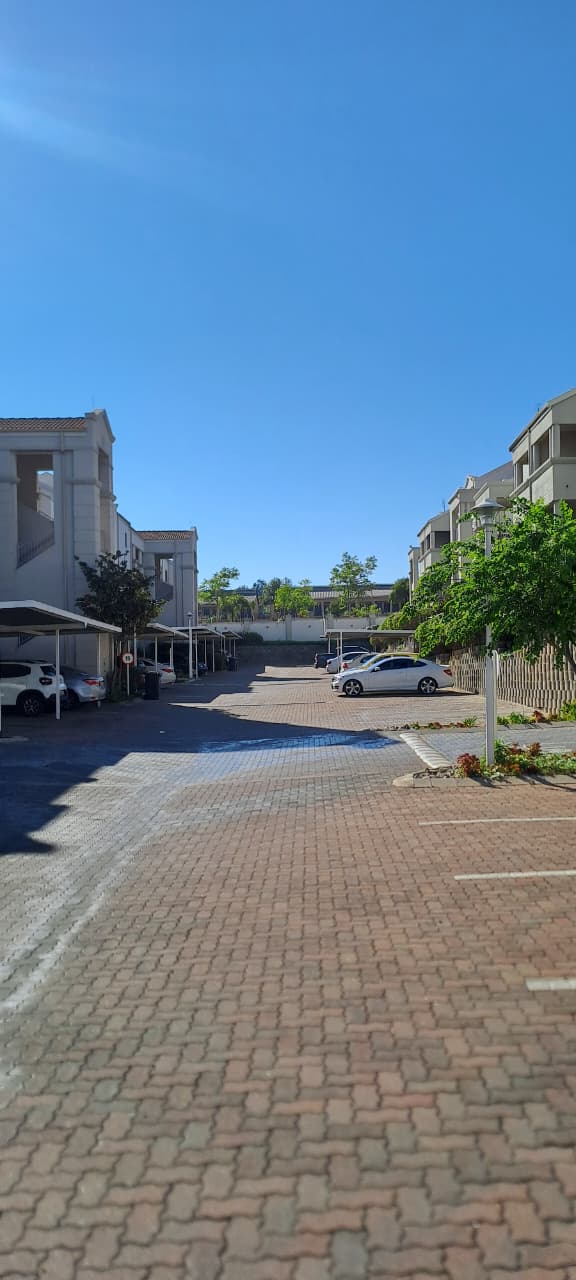 1 Bedroom Property for Sale in Noordwyk Gauteng