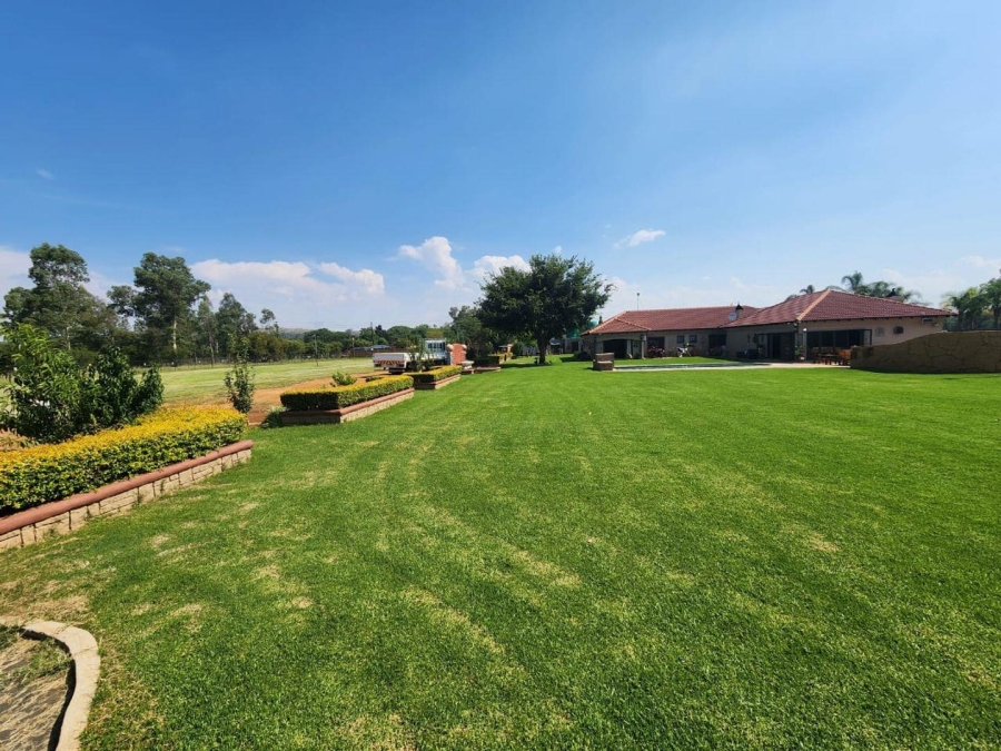 5 Bedroom Property for Sale in Kameeldrift East Gauteng