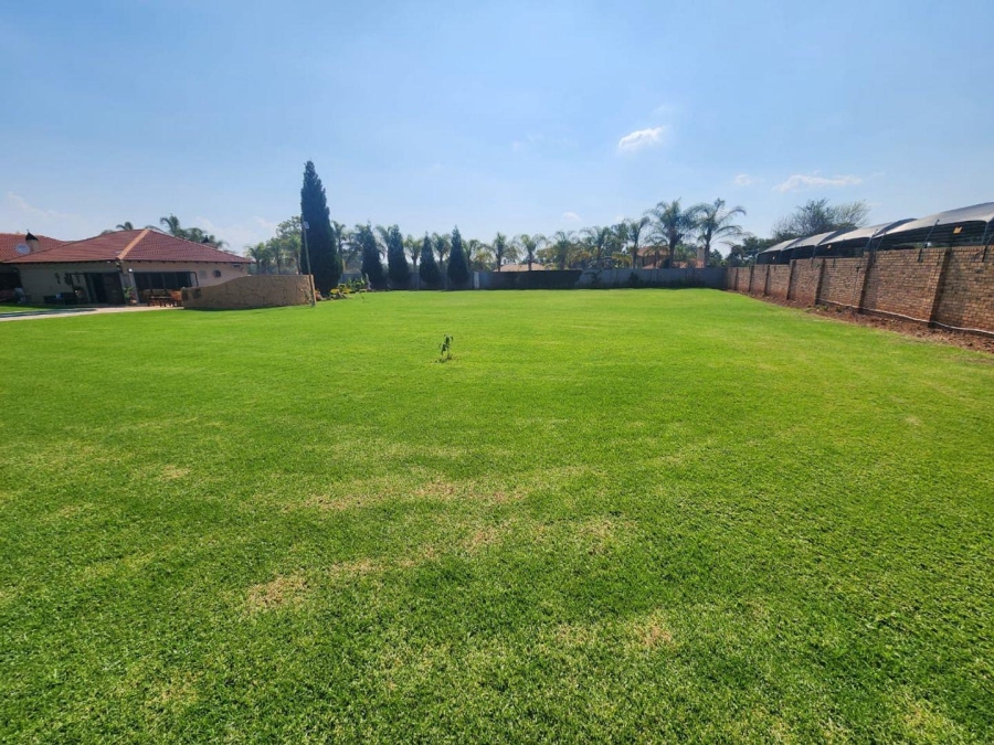 5 Bedroom Property for Sale in Kameeldrift East Gauteng