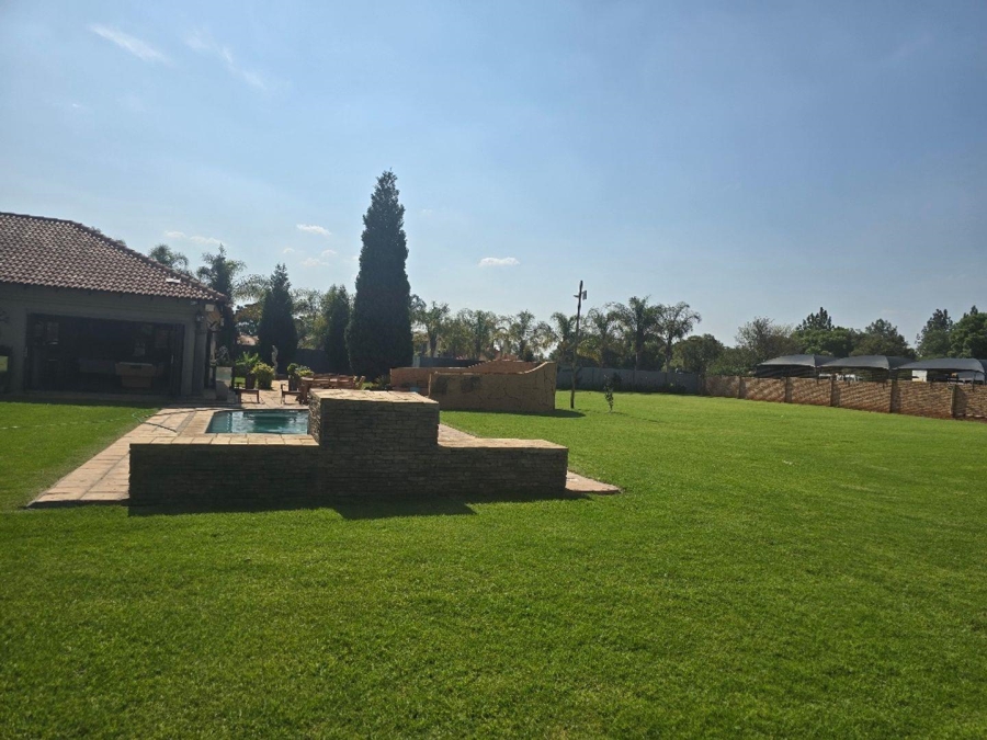 5 Bedroom Property for Sale in Kameeldrift East Gauteng