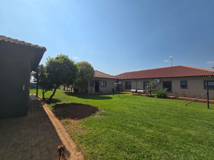 5 Bedroom Property for Sale in Kameeldrift East Gauteng