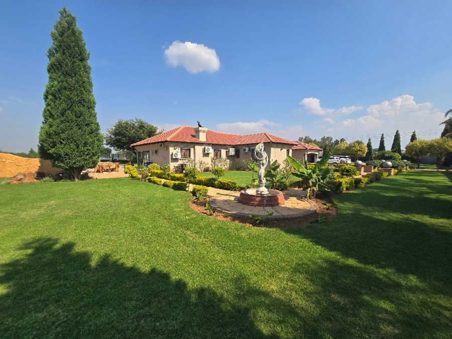 5 Bedroom Property for Sale in Kameeldrift East Gauteng
