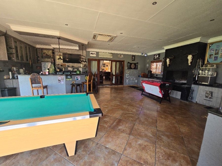 5 Bedroom Property for Sale in Kameeldrift East Gauteng