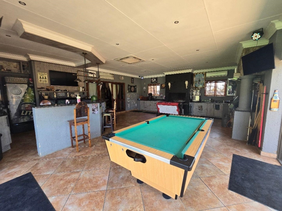 5 Bedroom Property for Sale in Kameeldrift East Gauteng