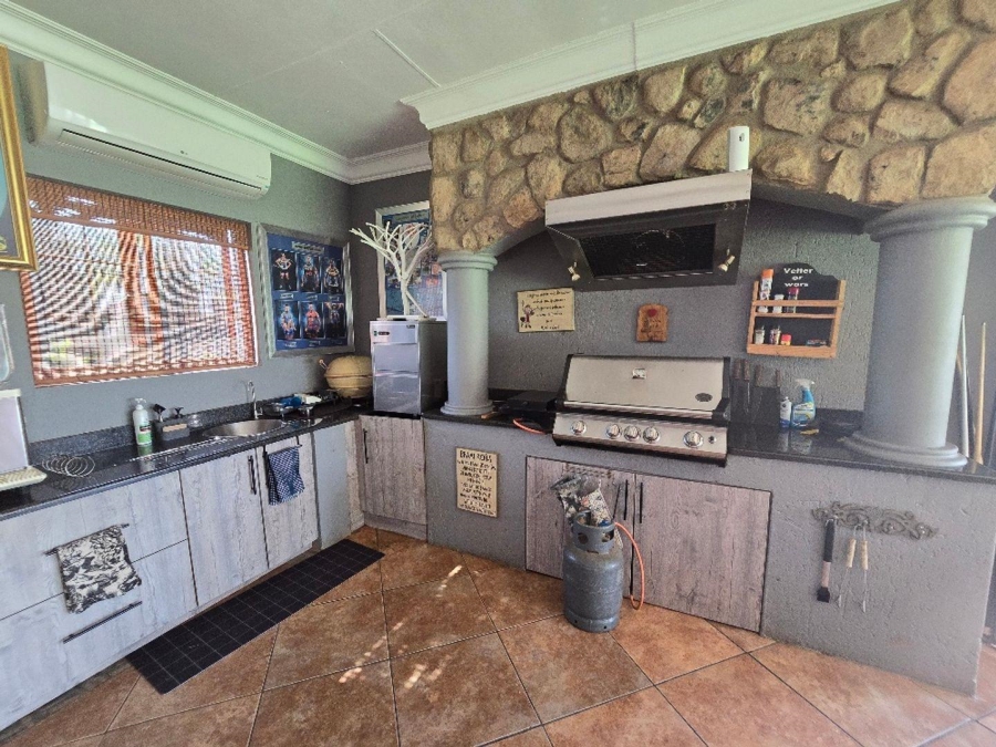 5 Bedroom Property for Sale in Kameeldrift East Gauteng