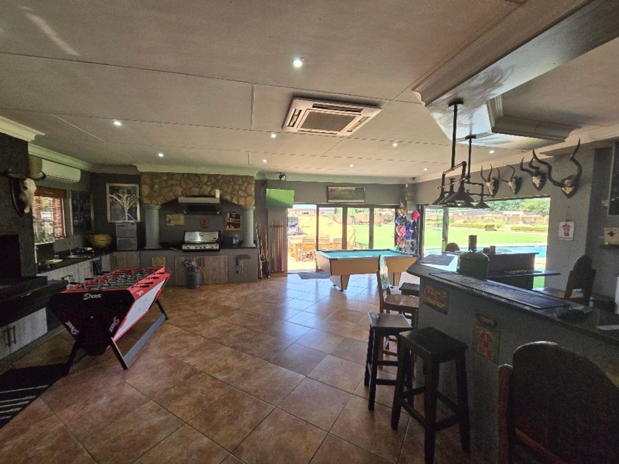 5 Bedroom Property for Sale in Kameeldrift East Gauteng