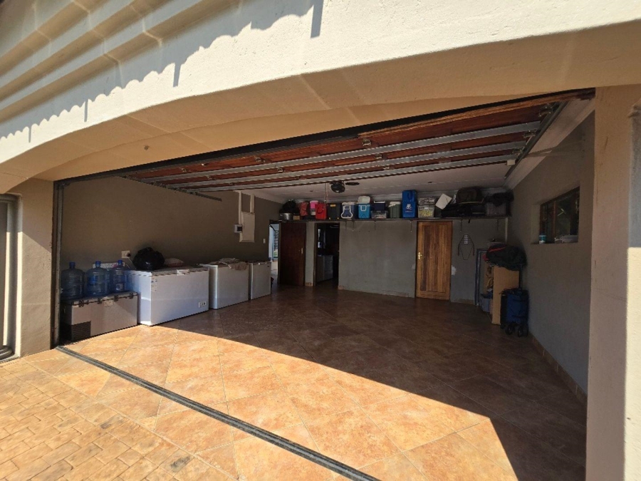 5 Bedroom Property for Sale in Kameeldrift East Gauteng