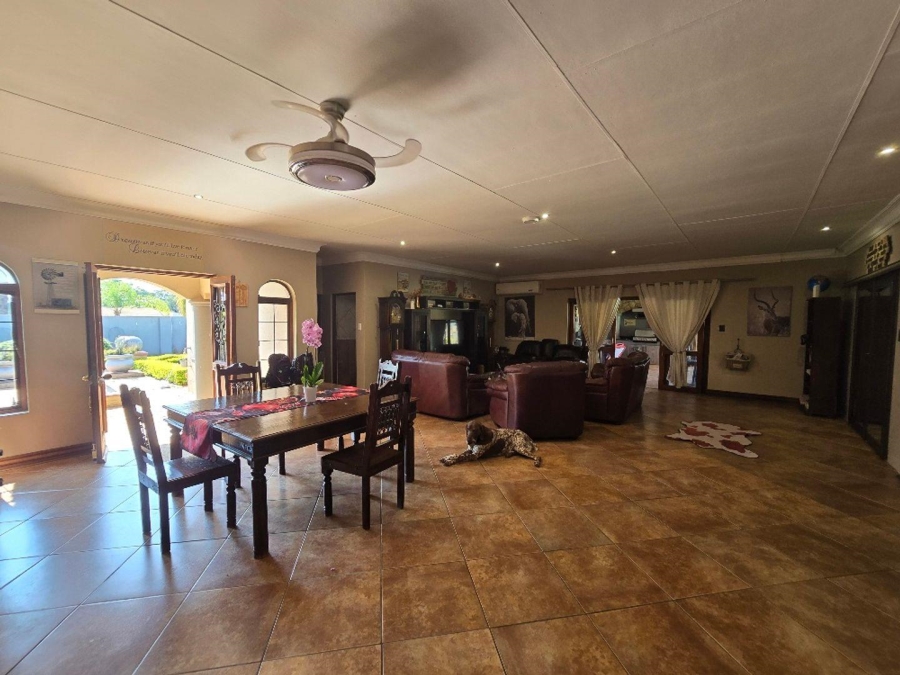 5 Bedroom Property for Sale in Kameeldrift East Gauteng