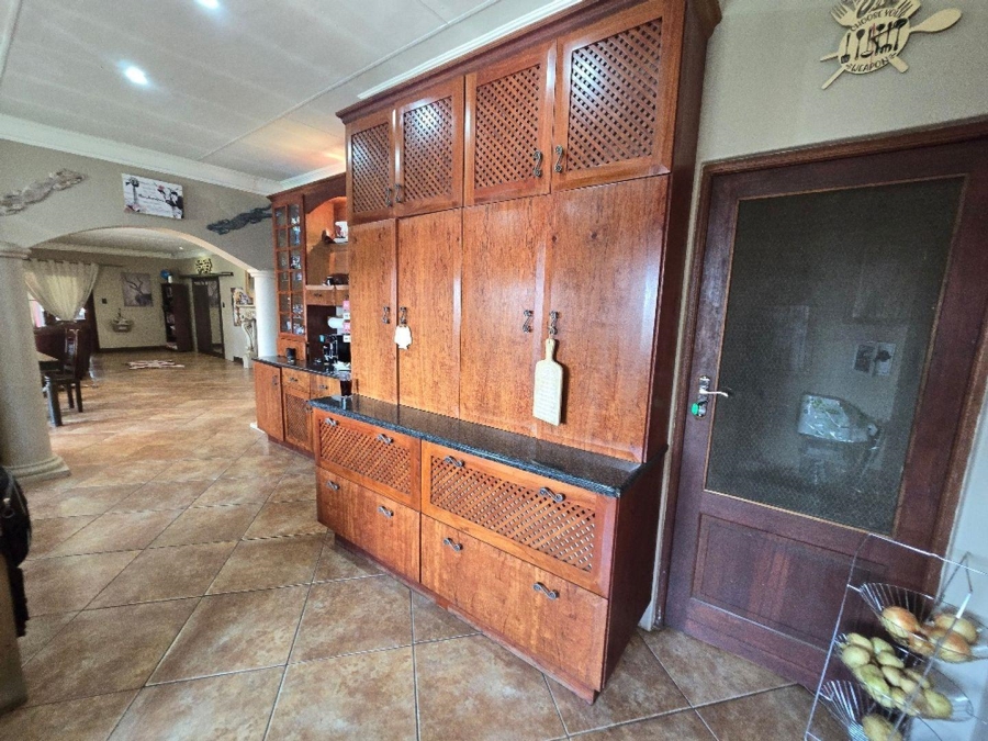 5 Bedroom Property for Sale in Kameeldrift East Gauteng