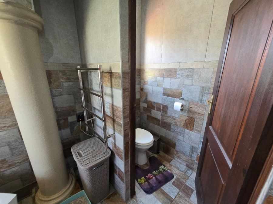 5 Bedroom Property for Sale in Kameeldrift East Gauteng