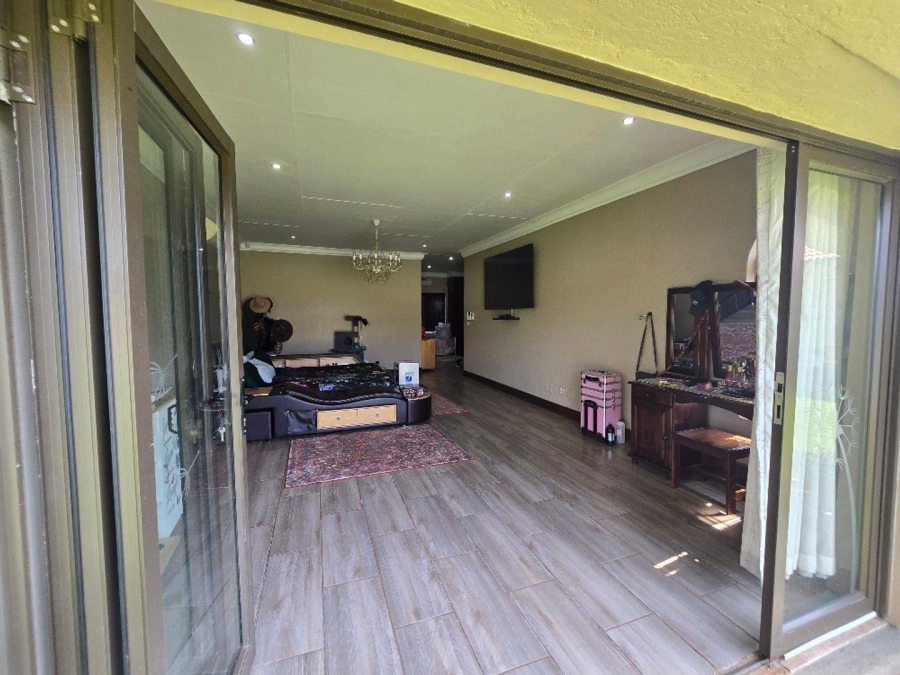 5 Bedroom Property for Sale in Kameeldrift East Gauteng