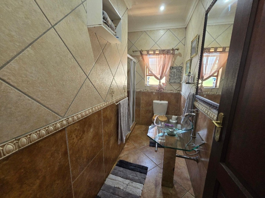 5 Bedroom Property for Sale in Kameeldrift East Gauteng
