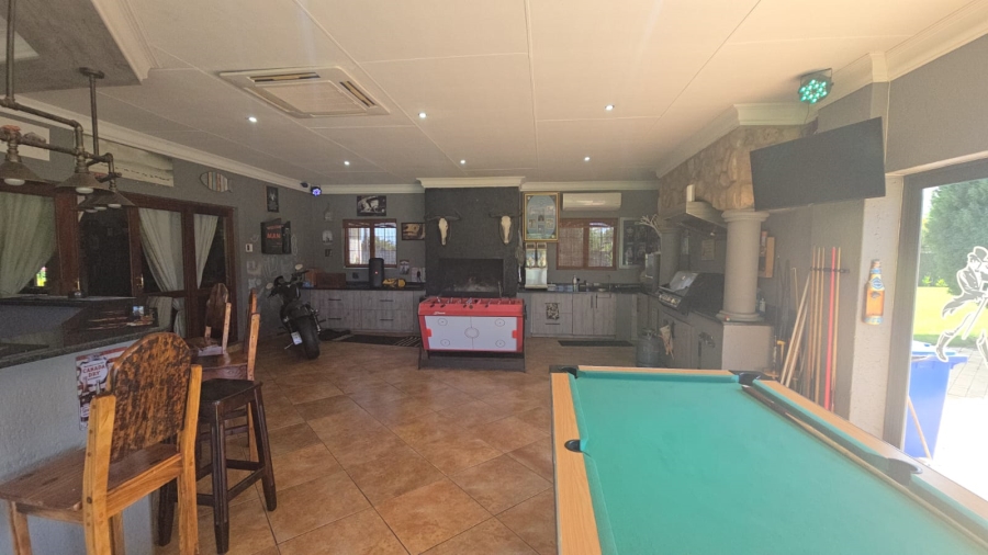 5 Bedroom Property for Sale in Kameeldrift East Gauteng