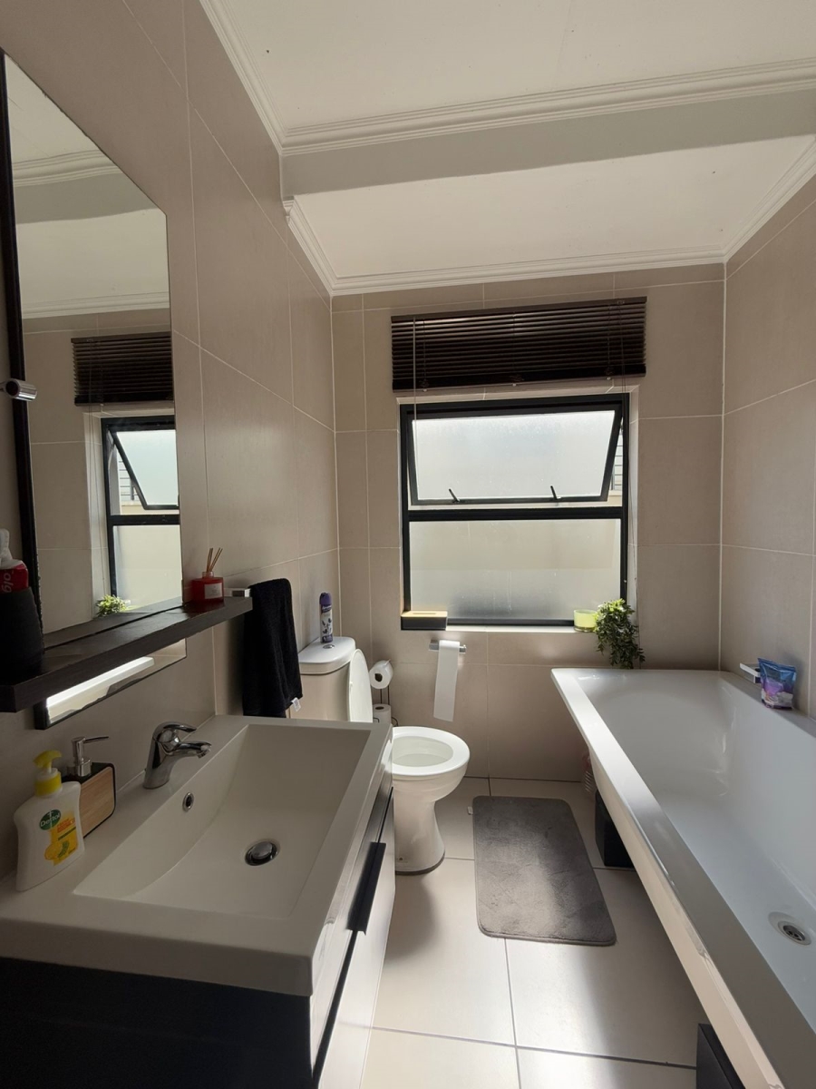 1 Bedroom Property for Sale in Fourways Gauteng