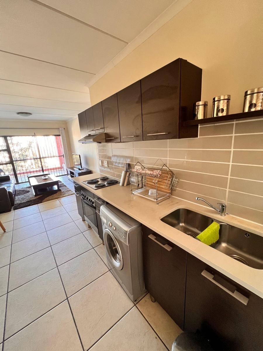 To Let 2 Bedroom Property for Rent in Noordwyk Gauteng