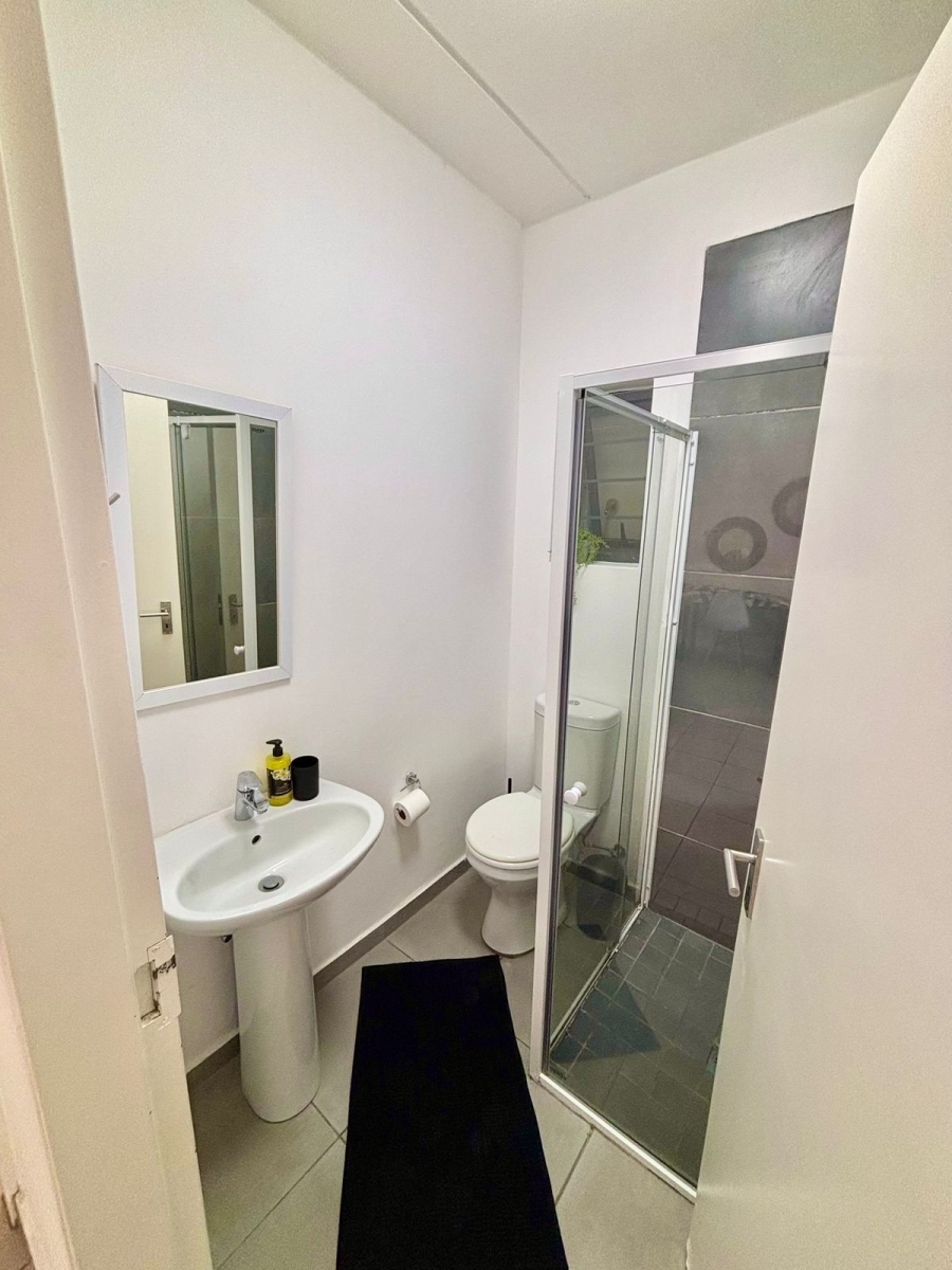 To Let 2 Bedroom Property for Rent in Vorna Valley Gauteng