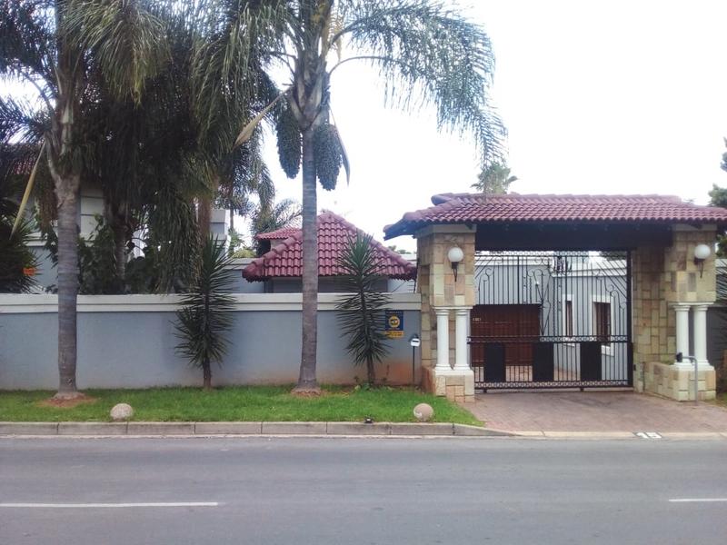 To Let 4 Bedroom Property for Rent in Sundowner Gauteng