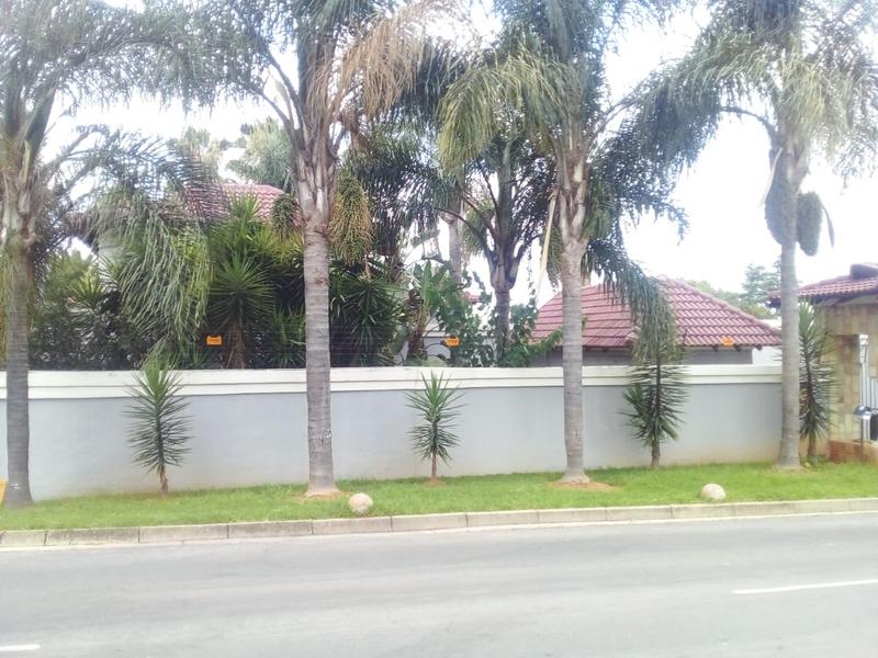 To Let 4 Bedroom Property for Rent in Sundowner Gauteng
