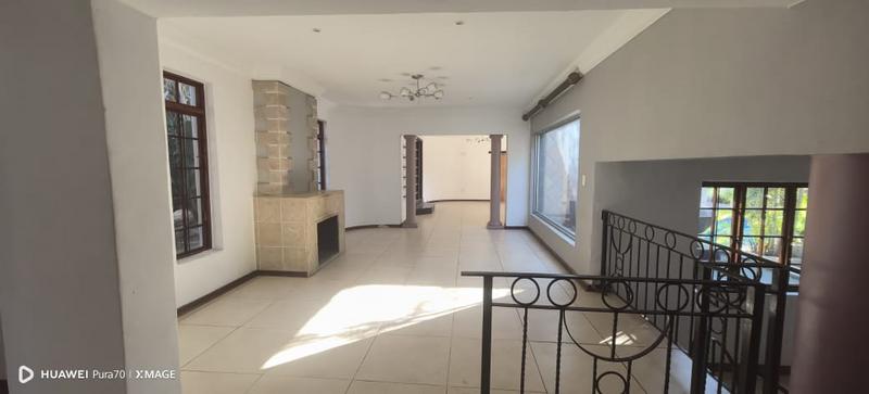 To Let 4 Bedroom Property for Rent in Sundowner Gauteng