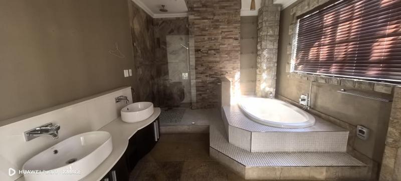 To Let 4 Bedroom Property for Rent in Sundowner Gauteng