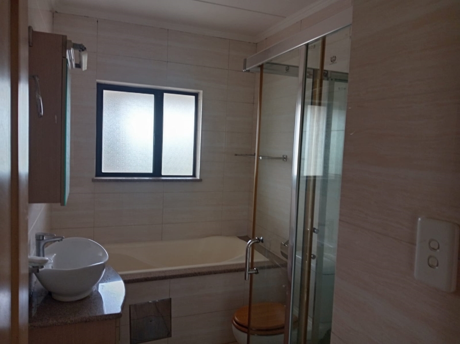 To Let 2 Bedroom Property for Rent in Noordwyk Gauteng