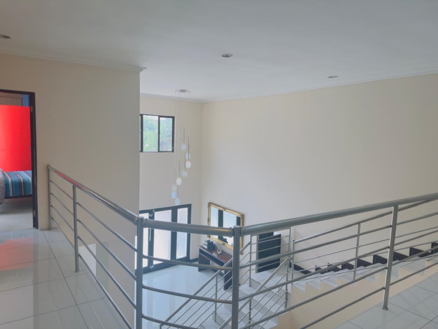5 Bedroom Property for Sale in Carlswald Gauteng